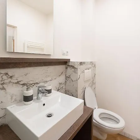 Lägenhetshotell Apartsee Wellness 3*