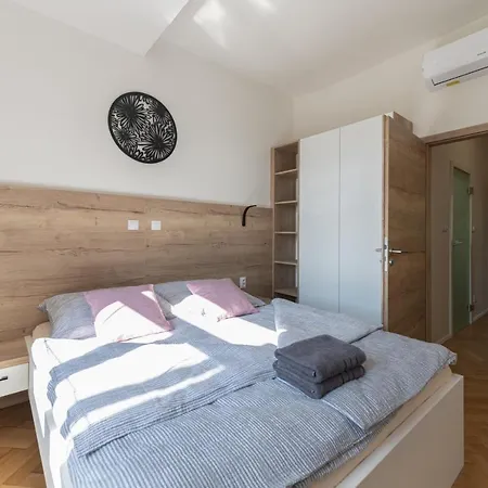 Lejlighedshotel Apartsee Wellness 3*