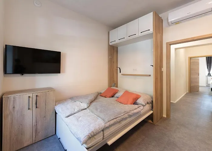 Apartsee Wellness 3*