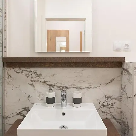 Aparthotel Apartsee Wellness Plzen